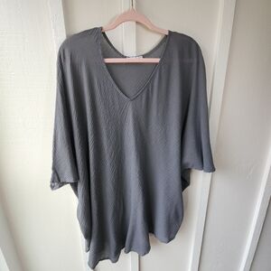 Cobble Stone MADE IN ITALY Gray V-Neck Women's Top Asymmetrical Hemline